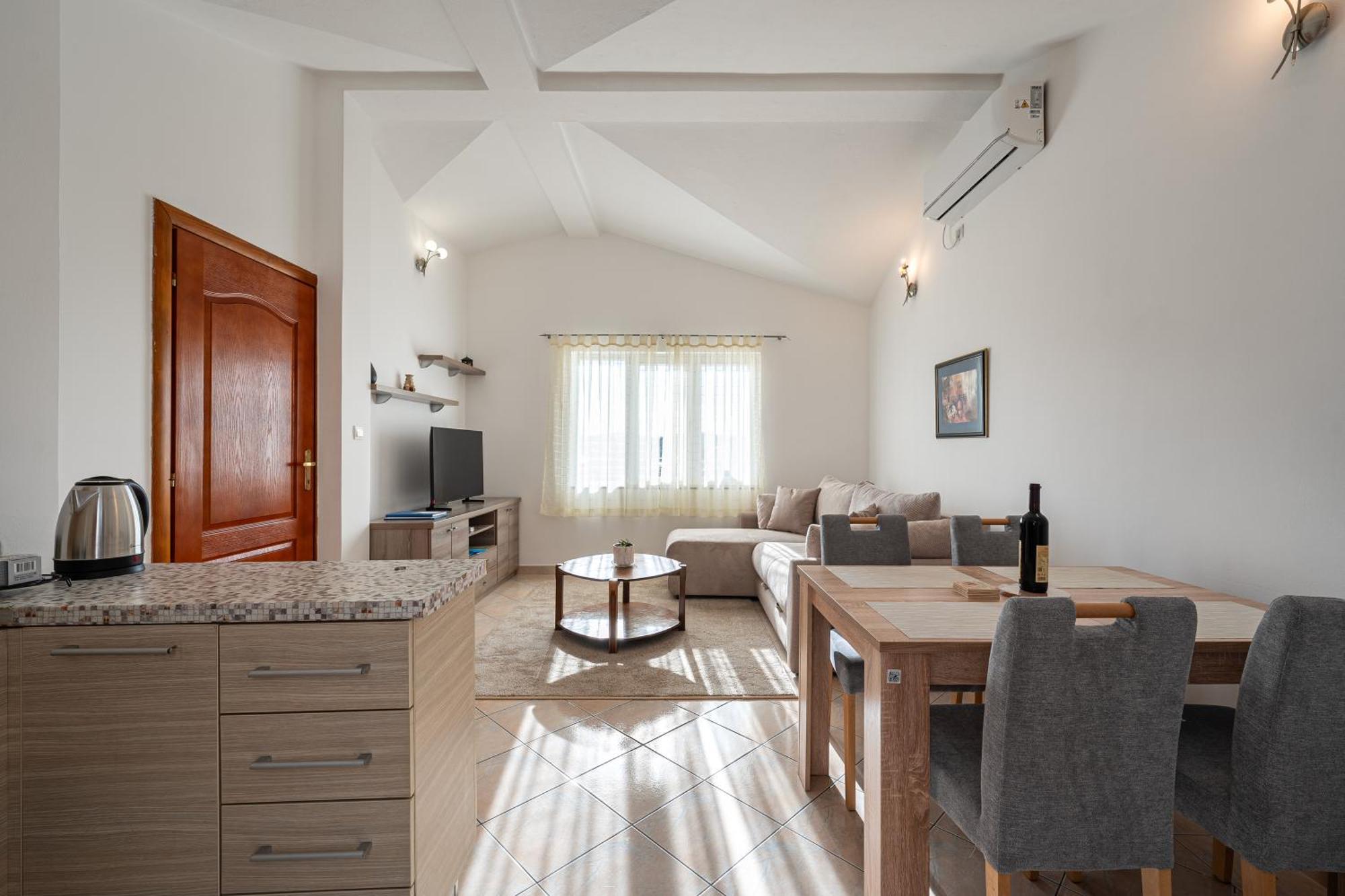 Vladivostok Apartments 티바트 외부 사진